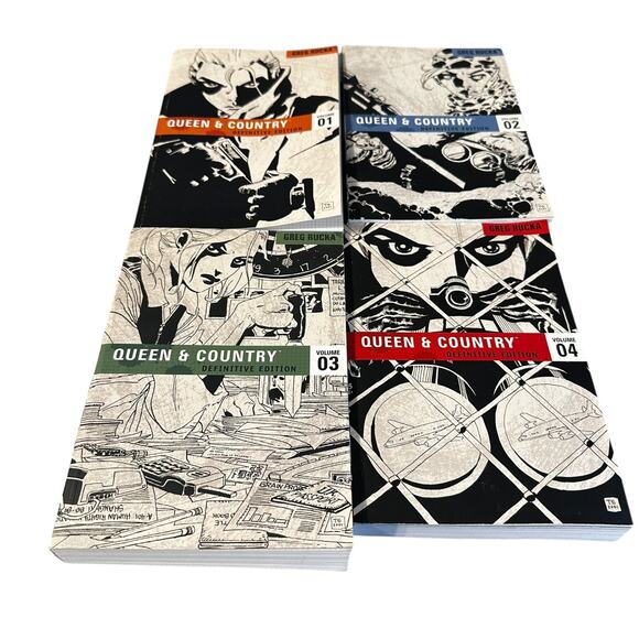 Queen And Country Vol 1-4 By Greg Rucka Definitive Edition - Picture 2 of 2